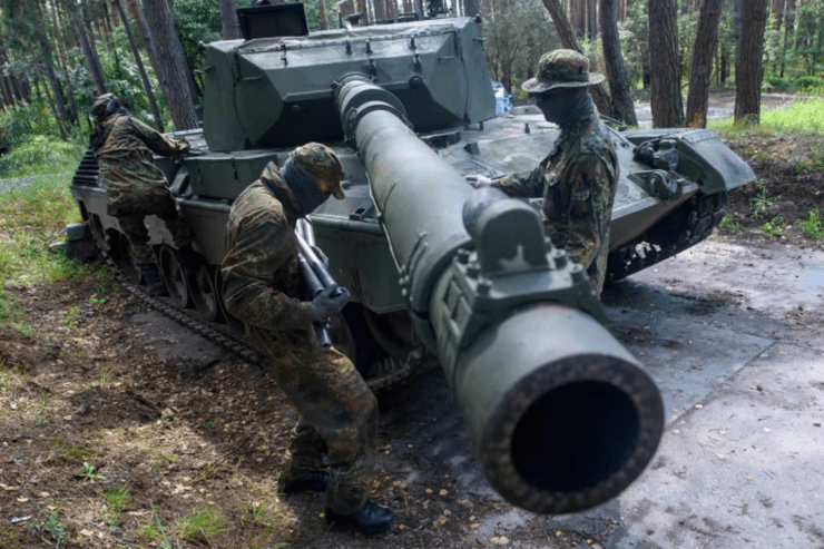 Бойцы говорят, что Leopard 1A5 по некоторым показателям лучше Т-72, говорят танкисты