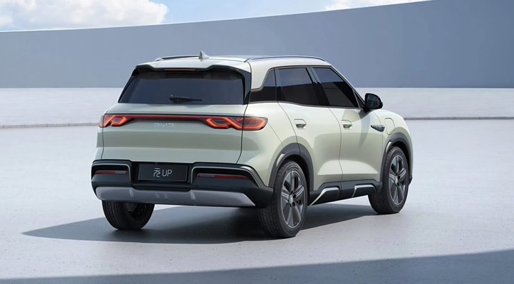 Новий BYD Yuan UP