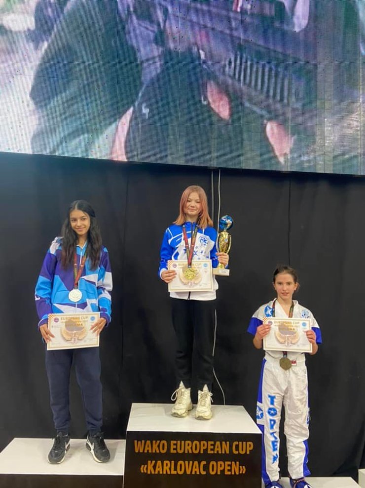 Королівський кікбоксинг Кубок Європи українка змагання золото Хорватія WAKO Закарпаття Карловац