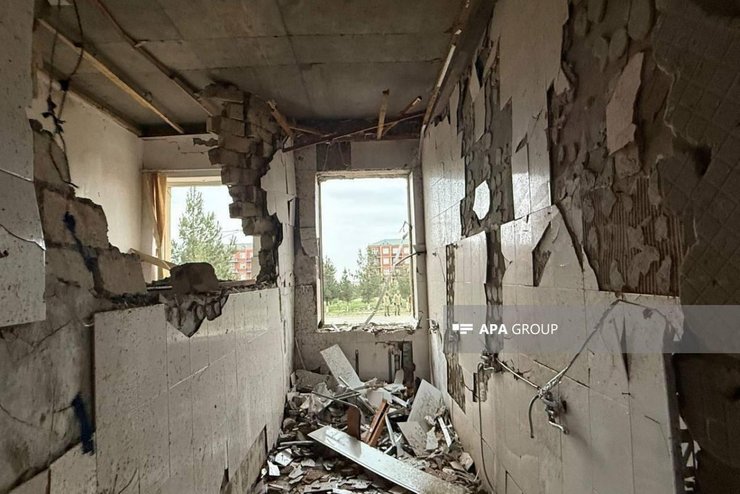 Фото стены, пробитой дроном Ирана в Нахичевани 5 марта