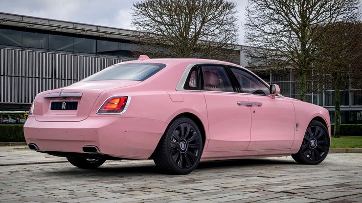 Rolls-Royce Ghost Champagne Rose