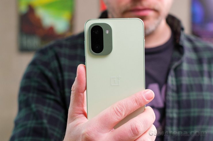 OnePlus 15R обзор смартфона