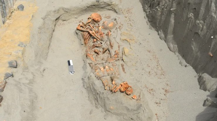 захоронение, перу