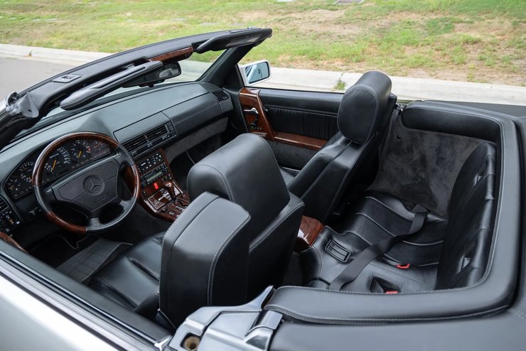 Салон Mercedes SL