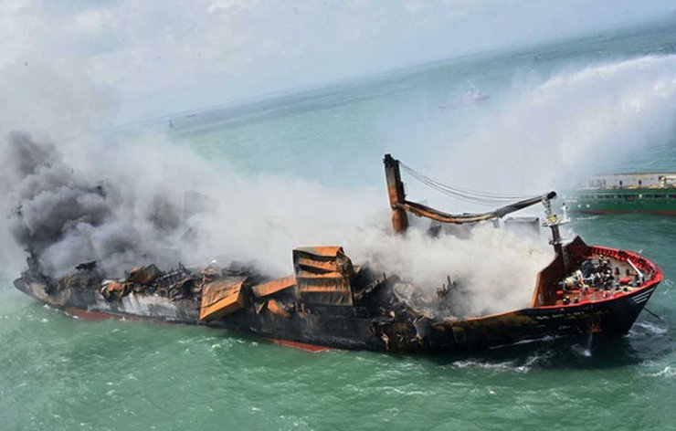 Контейнеровоз, MV X-Press Pearl, шри-ланка, разлив нефти