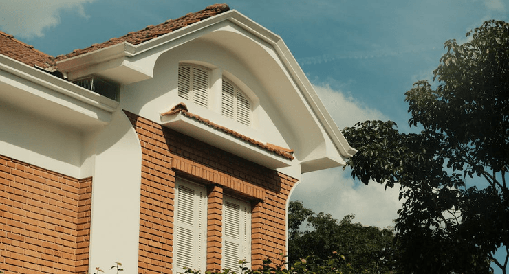 Дом, жилье, чердак, проникли в дом, страшно жить в доме, новый дом, жилой дом