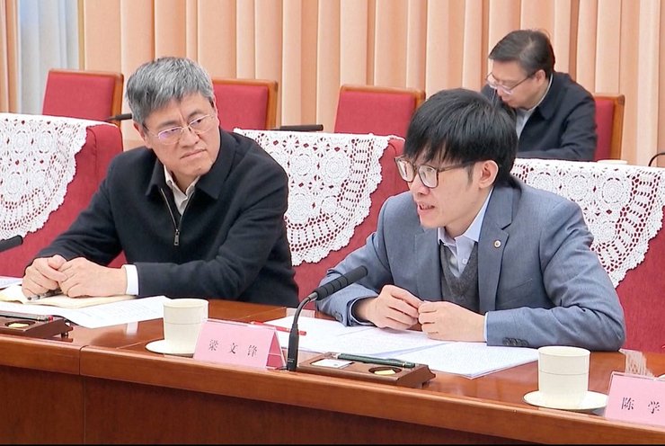 DeepSeek, лян вэньфэн, кто убивает китайских ученых, китайские ученые, гибель китайских ученых, китайские ученые умирают, распознавание лиц, ИИ