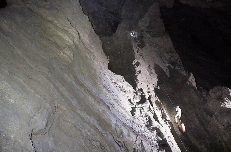 Самая глубокая пещера в мире