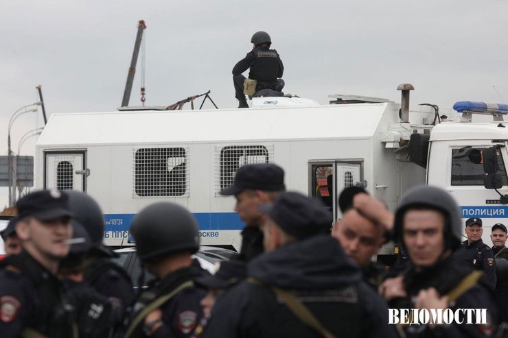 полиция вооруженная в москве