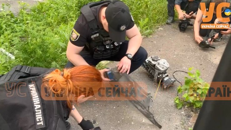 Как выглядят обломки "Шахеда" в Соломенском районе Киева