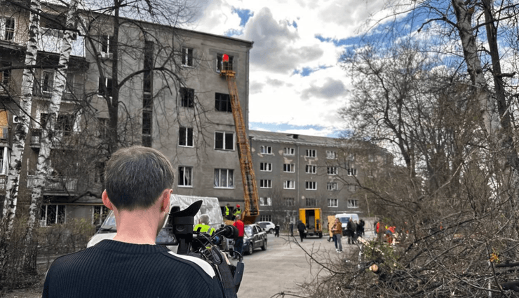 Если у человека было повреждено его жилье, то он может получить и компенсацию от государства, и страховое возмещение, если имущество было застраховано