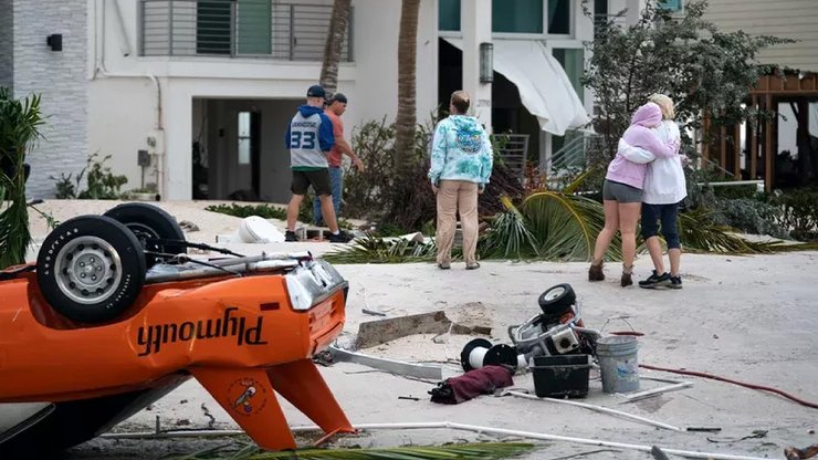 ураган Иэн в США, ураган Иэн, Plymouth Superbird, Dodge Charger Daytona, Plymouth Road Runner Superbird