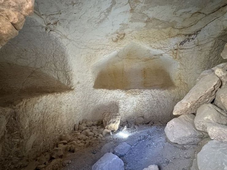 исследователи нашли гробницу