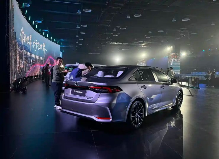 новая Toyota Corolla 2026