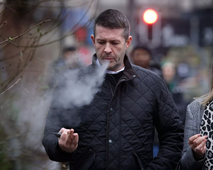 Курьезы на борту самолета, скандал, конфликт, Великобритания, пилот, суд, штраф, хулиганство, фото