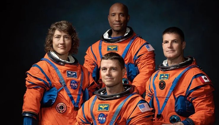 астронавти Артеміда-2 Місяць