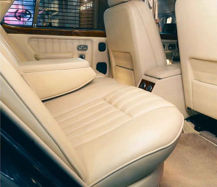 салон Bentley Brooklands