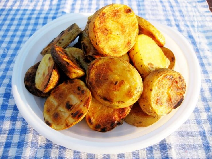 Картофель остается самым бюджетным блюдом