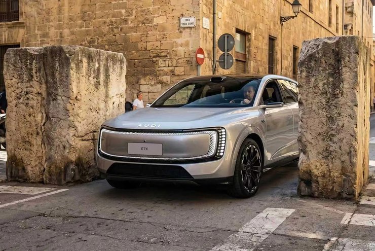 електромобіль Audi E7X