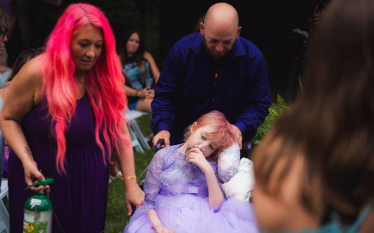 Свадьба 10-летней девочки, свадьба, последнее желание, свадьба перед смертью, девочка больная раком, рак, семья, церемония