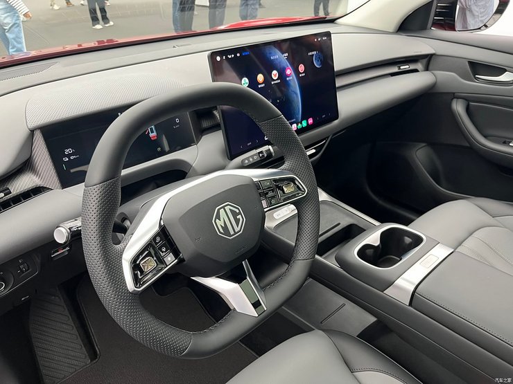салон MG ES5, новый MG ES5, электромобиль MG, электромобиль MG, кроссовер MG