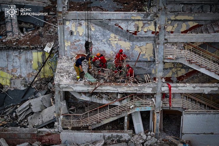 розбір завалів рятувальники ДСНС