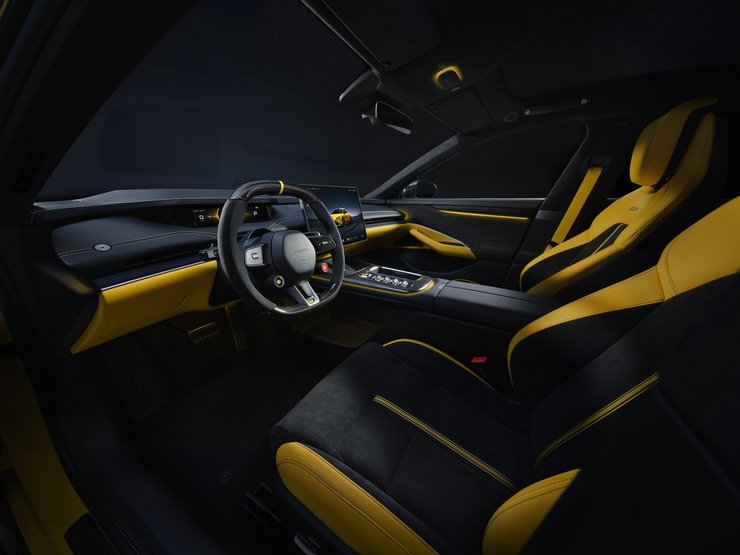 Салон Xiaomi SU7