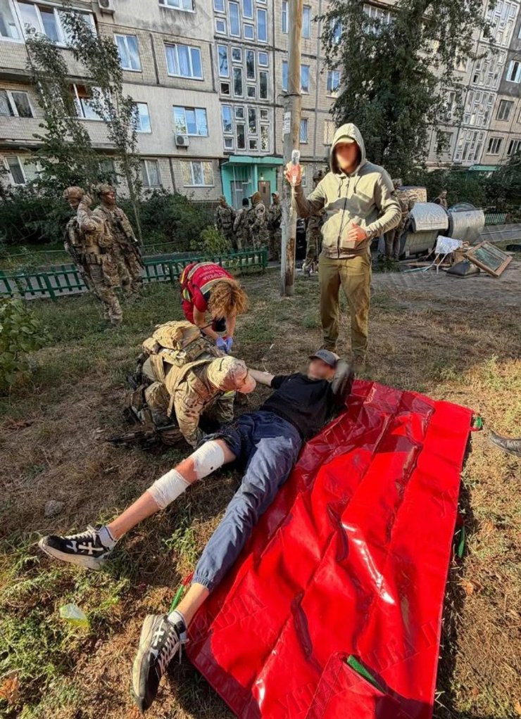 фото з пораненим після стрілянини у Києві 2 серпня