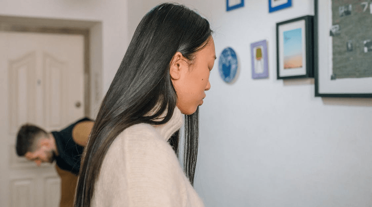 Ссора, узнала правда об женихе, побыла в родном городе, помолвка, жених и невеста, сбежала от жениха, был монстром, издевался над людьми