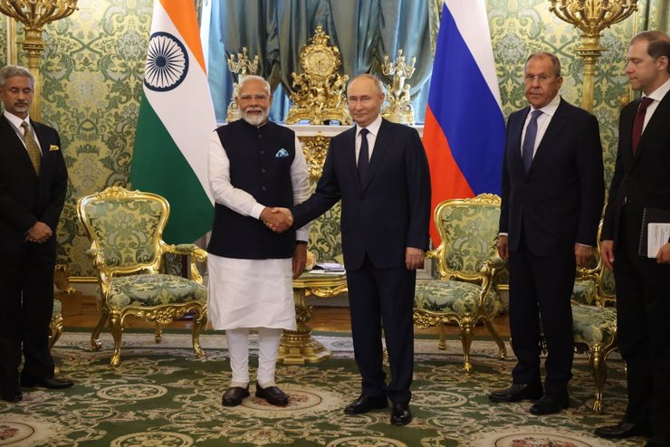 Візит Моді до Москви, Моді та Путін, перерваний візит Моді, навіщо Моді літав до Москви, Індія та Росія зв'язку, Індія зовнішня політика