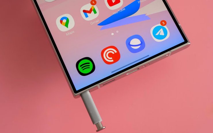 Смартфон Samsung Galaxy S24