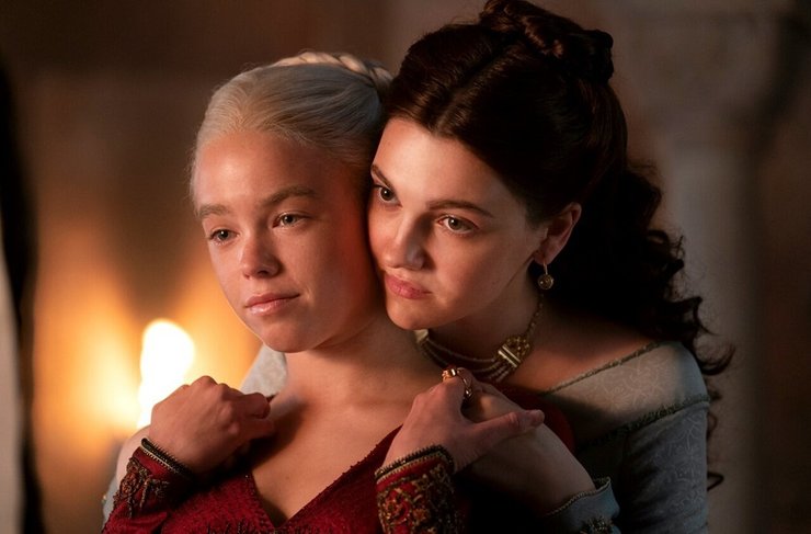 Принцеса Рейніра (ліворуч) здатна багато на що