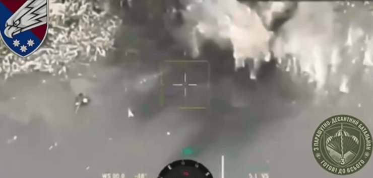 Всплески на воде после удара дрона