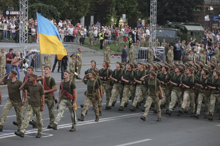 Військові жінки України, вс, парад вс, жінки у вс, жінки військовослужбовиці, жінки військовозобов'язані