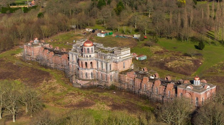 Дворец Гамильтон, роскошь, ставшая руинами, особняк, дорогой особняк, вложили миллионы, никто не живет, частный особняк, дворец