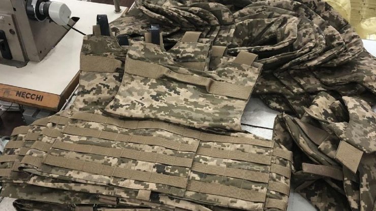 недостаток бронежилетов