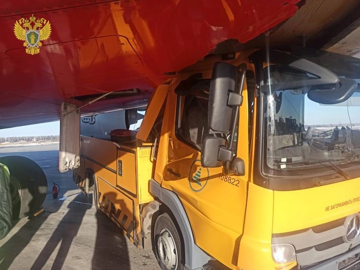 Airbus A380, авиакомпания Emirates, водовоз