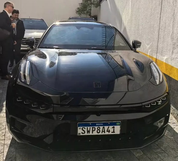 Новый Zeekr 001