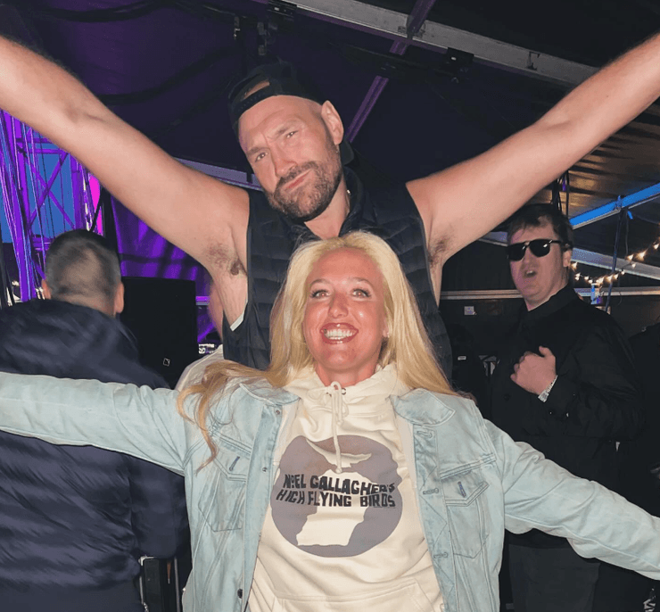 Тайсон Фьюри, Пэрис Фьюри, люди