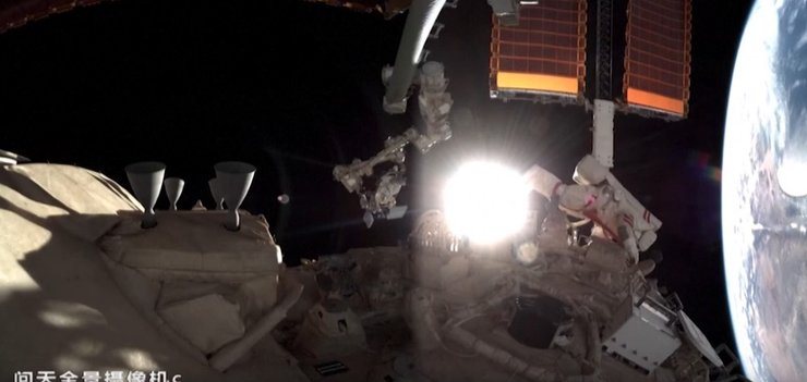 астронавти Китай