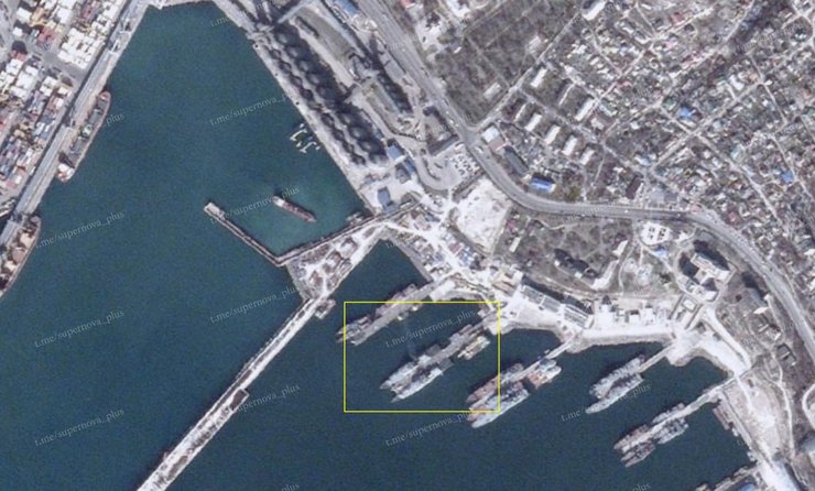 Фото фрегату класу Адмирал Григорович у Новоросійську, 1-2 березня