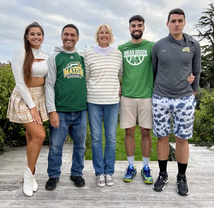 Высокая семья из США