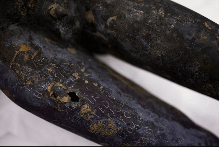 статуї, археологія, знахідка, Італія, курорт, бронза, бронзові статуї, святилище, розкопки, сміттяр, сад, храм, скарбниця, статуя хлопчика, відкриття, скульптура