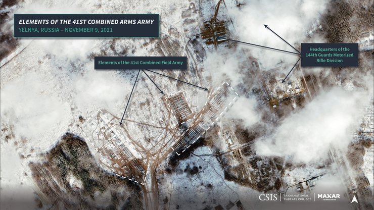 супутниковий знімок, російські війська під ялинкою, ялина