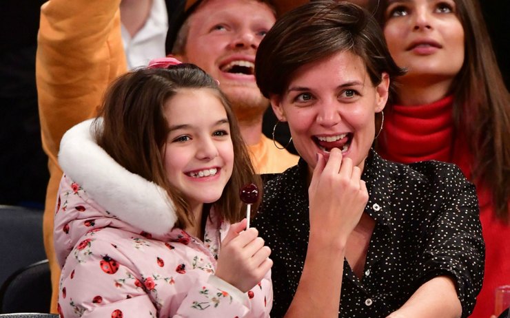 Кэти Холмс Сури Кэти Холмс с дочерью Сури