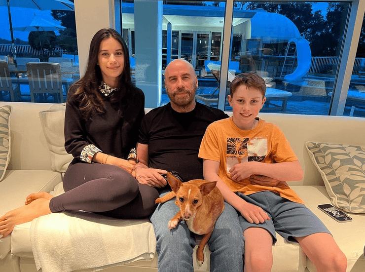 Джон Траволта с детьми