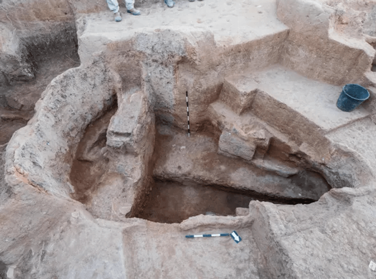 останки, археологія, розкопки, дослідження, останки жінки, останки тварини, осел, останки віслюка, знахідка, поховання, поховання тварин, поховання людей, розкопки ізраїль, кераміка, глиняний посуд, випалювання глини, піч, піч для випалювання глини