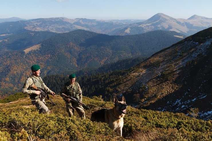 закон про мобілізацію, стаття 23 закону про мобілізацію, відстрочка від мобілізації хто має право, військовозобов'язані виїзд за кордон, які групи чоловіків мають право виїжджати за кордон, правила виїзду за кордон україна, документи для виїзду за кордон чоловіки