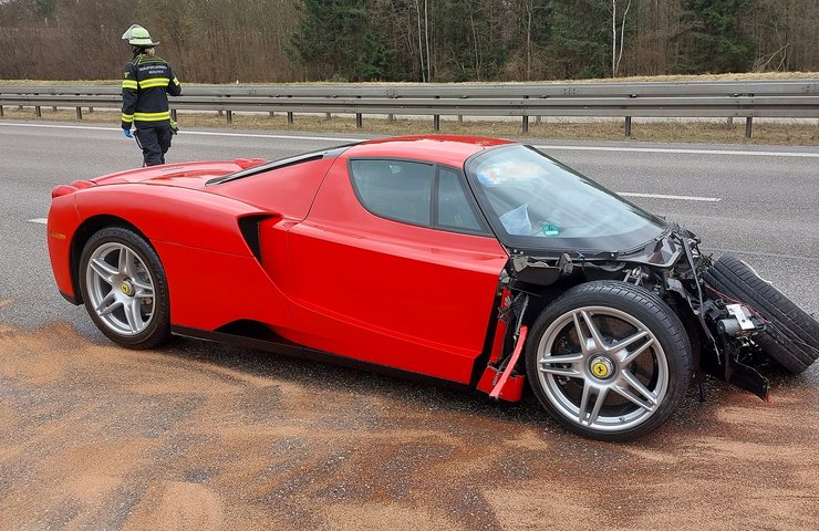 Ferrari Enzo, розбиті суперкари, аварії суперкарів, найдорожчі авто