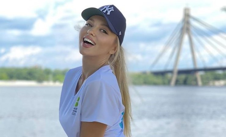 Оля Полякова